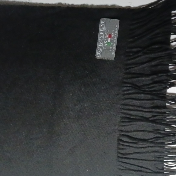 Geoffrey Beene 100% Cashmer Scarf Made in Italy - Picture 2 of 4